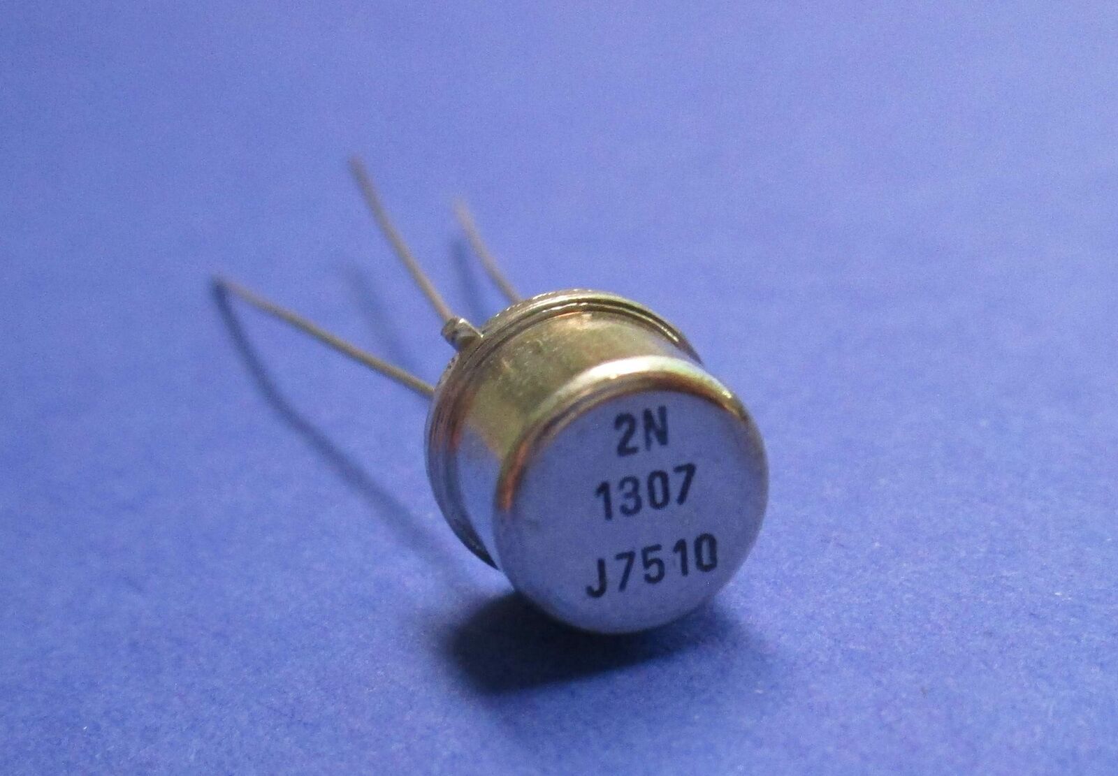 10 germanium transistors 2N1307  PNP TO-5  PHILIPS