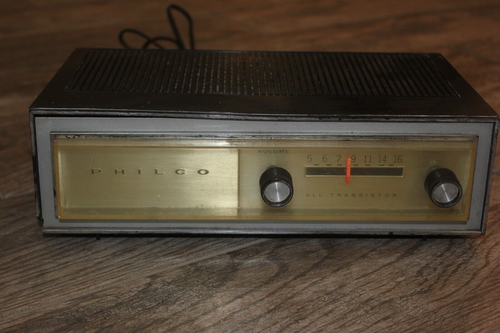 Vintage 1966 PHILCO Transistor Radio AM Model P 886 BK Powers Up Plays Static :)