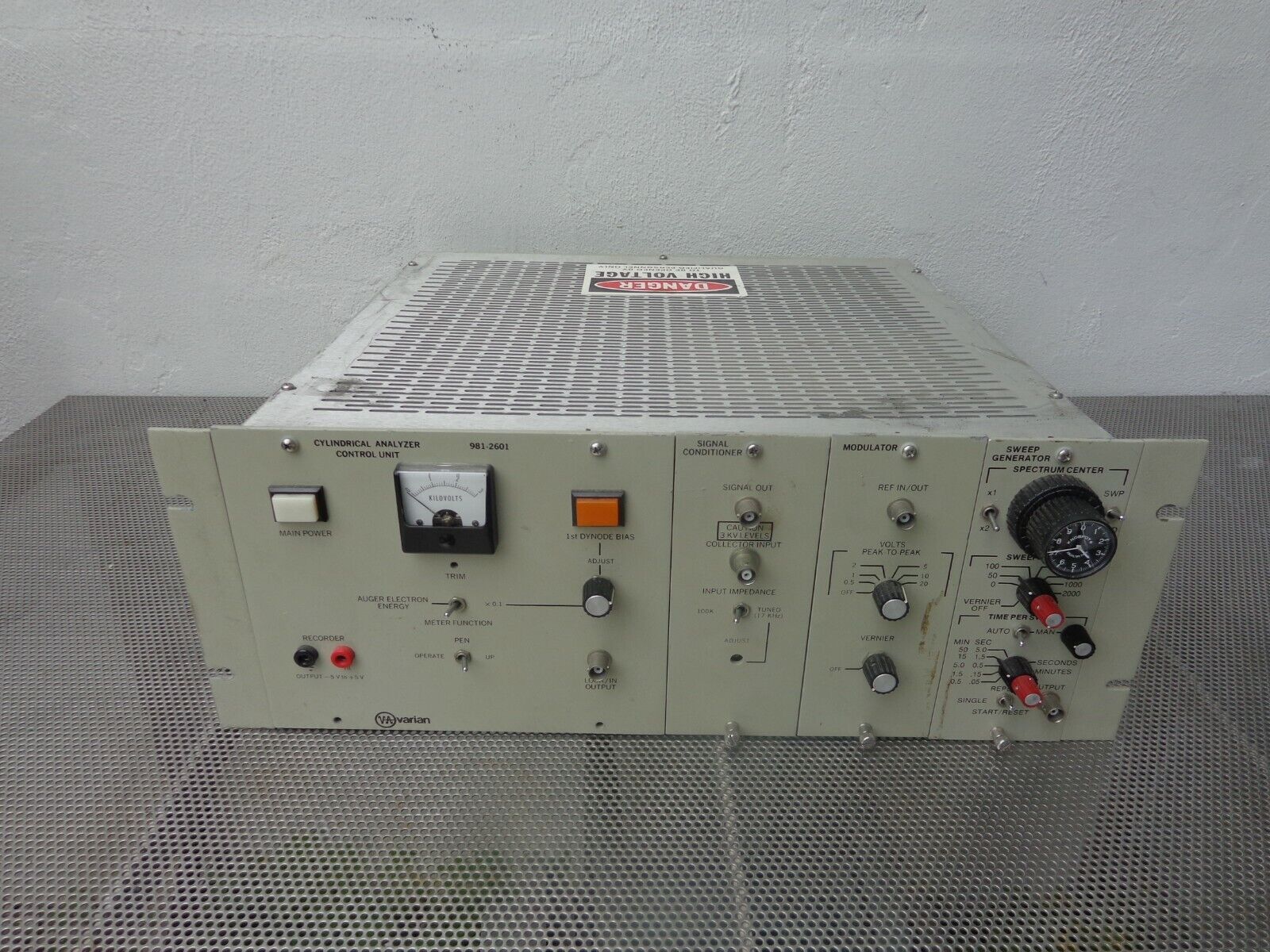 Varian 981-2745 Electron Gun Control Unit 981-2601 Cylindrical Analyzer Device 