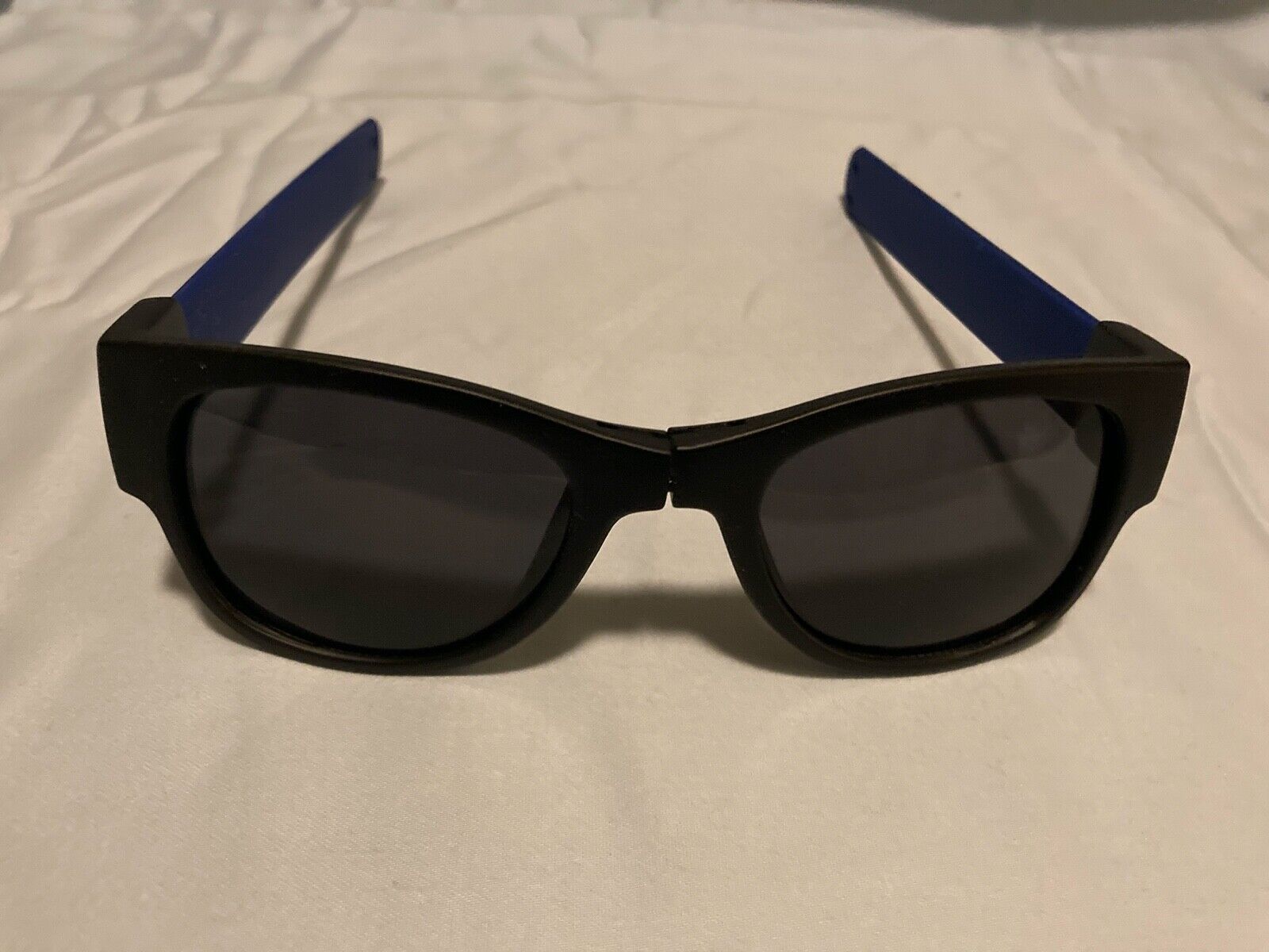 SAMSUNG Promo Black/Blue Folding Sunglasses Sport Foldable Wristband Shades NWOT