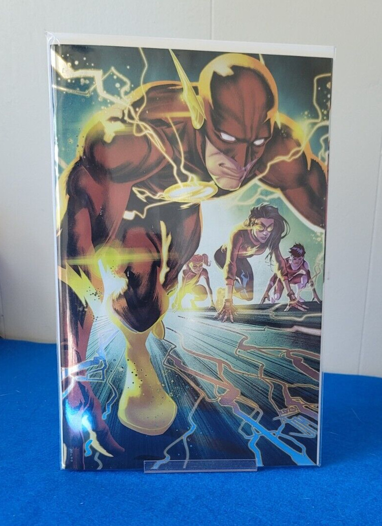 The Flash #800 DC Comics 2023 Francis Manapul Special Foil Mark Waid Geoff Johns