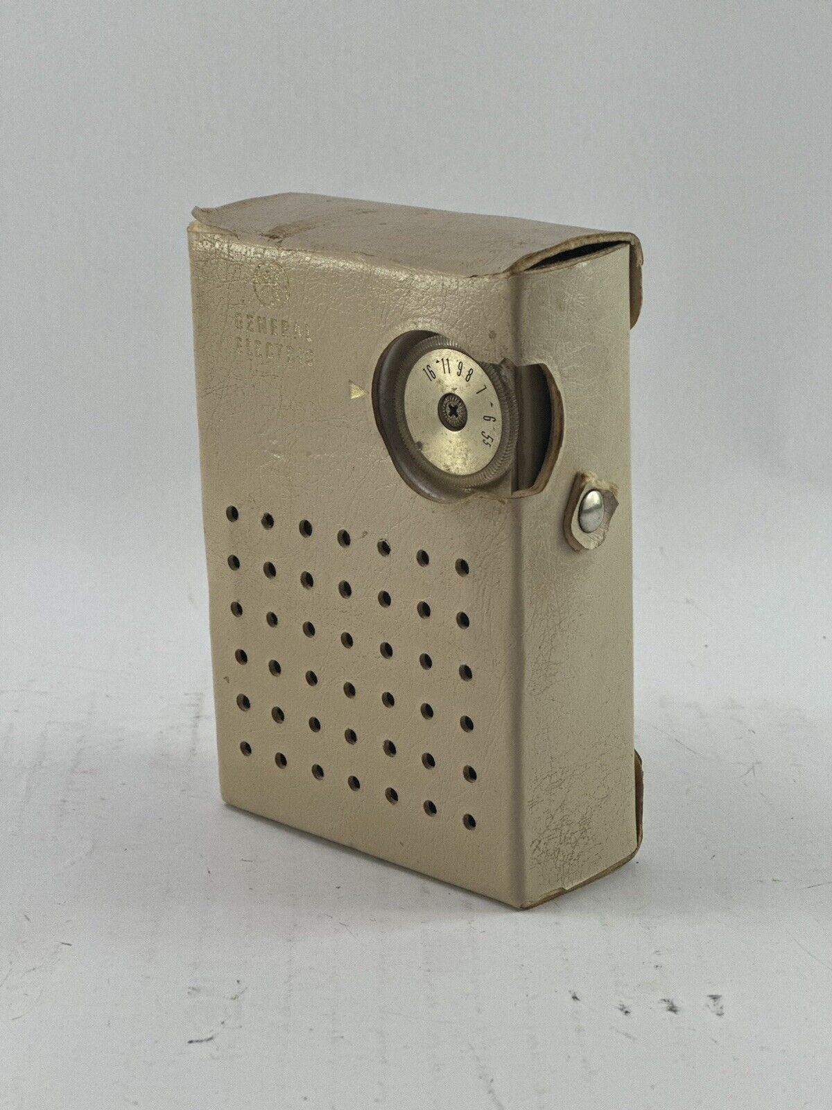 Vintage 1965 GE General Electric 10 Transistor Radio - Model P1704A