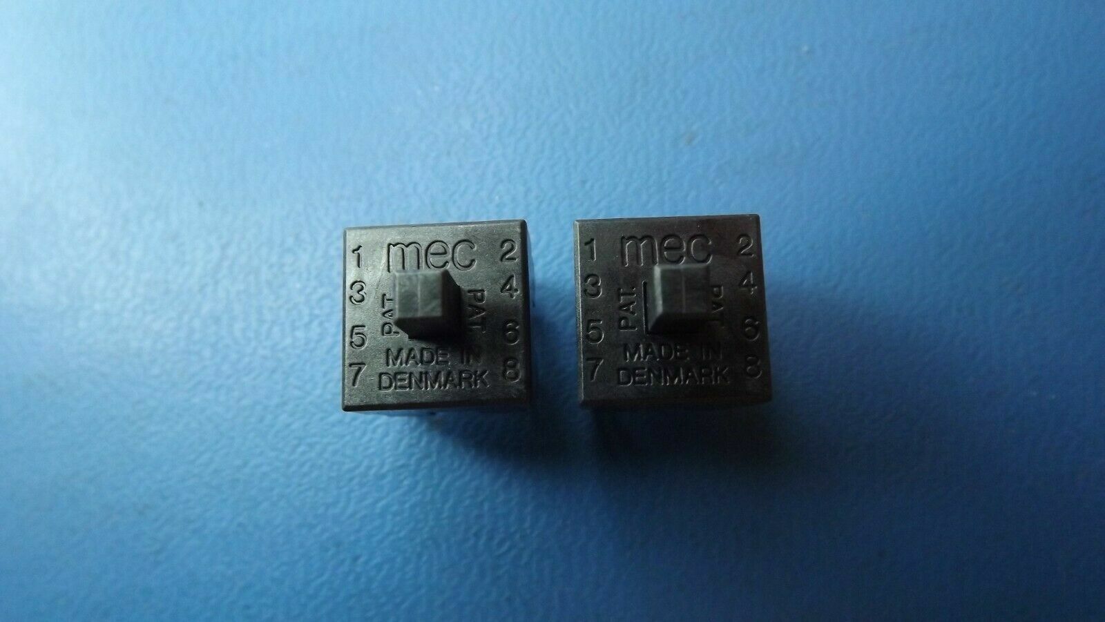 (2PCS) 15401 Pushbutton Switches Switch Mom Ag High Temp (E) Ro