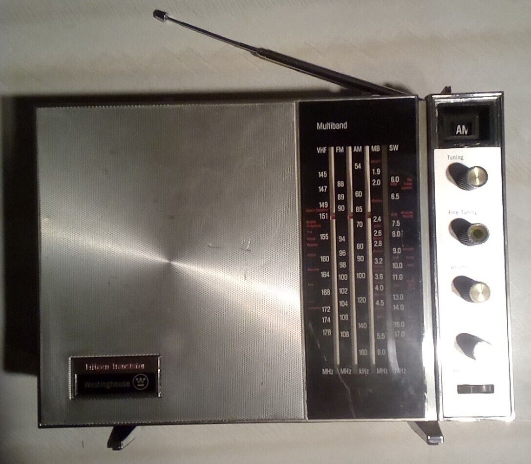 Westinghouse 15 Transistor Radio AM/FM Portable Vintage 1960s  (Needs Work)