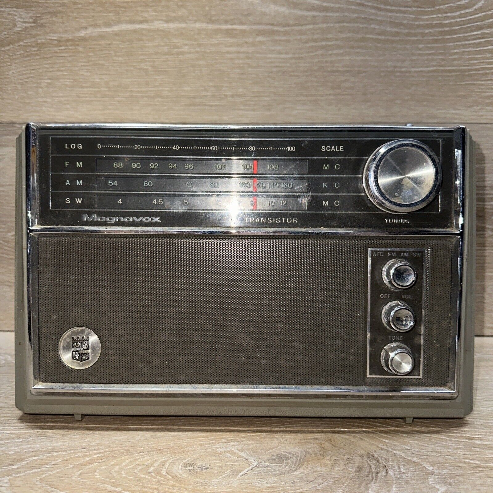 Vintage Magnavox 10 Transistor Portable Radio Model FM-101 PARTS OR REPAIR