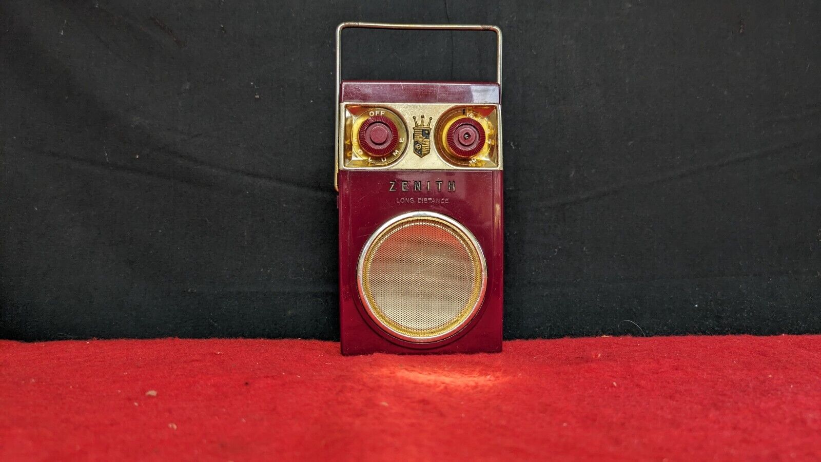 Vintage Zenith Royal 500, AM, 8 Transistor Radio, Burgundy