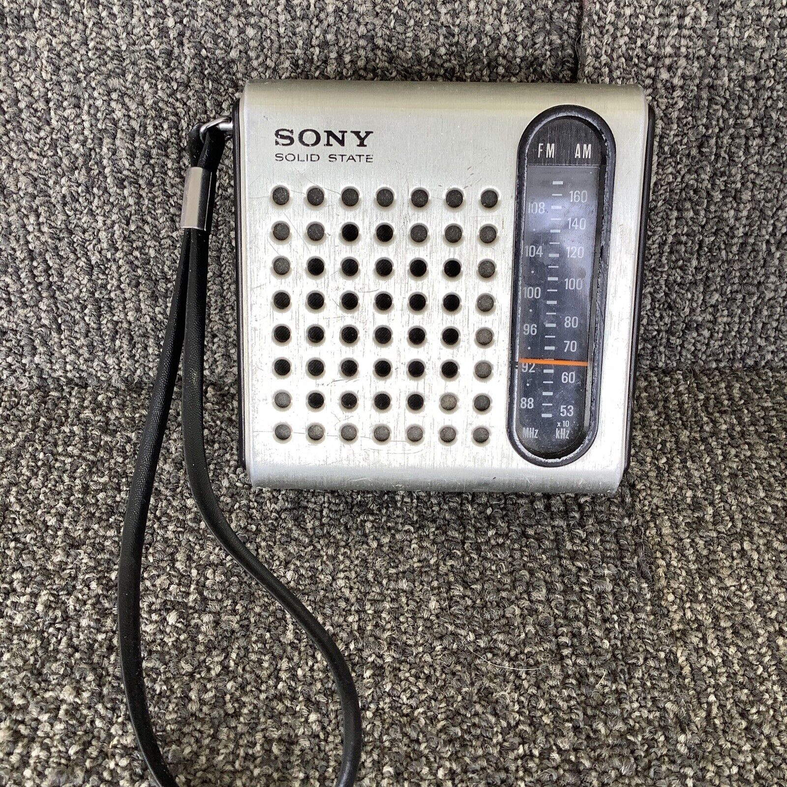 Vintage SONY Transistor Radio FM / AM Model TFM-3750W