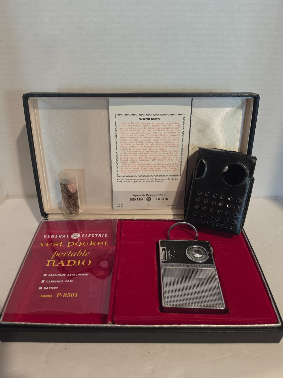 General Electric P-8501 Vest Pocket Radio Complete In Box With Accessories General Electric P-8501 Vest Pocket Radio Complete In Box With Accessories