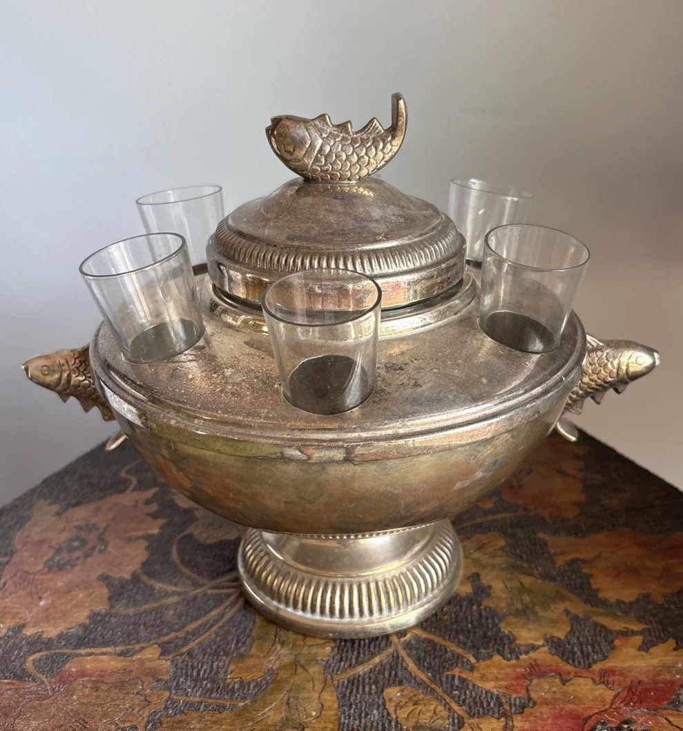 Vintage Silver Plated Caviar Serving Bowl with 6 Vodka Shot Glasses - Server Vintage Silver Plated Caviar Serving Bowl with 6 Vodka Shot Glasses - Server