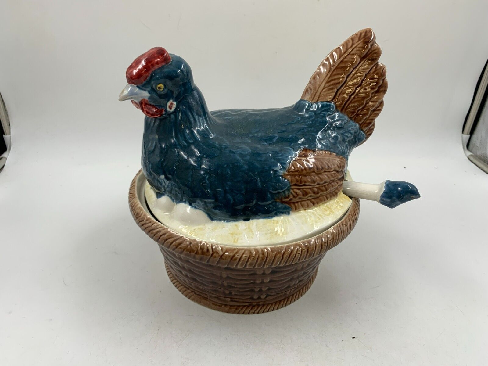 Pre-Owned Ceramic 11in Rooster Soup Tureen with Ladle & Lid DD02B37004