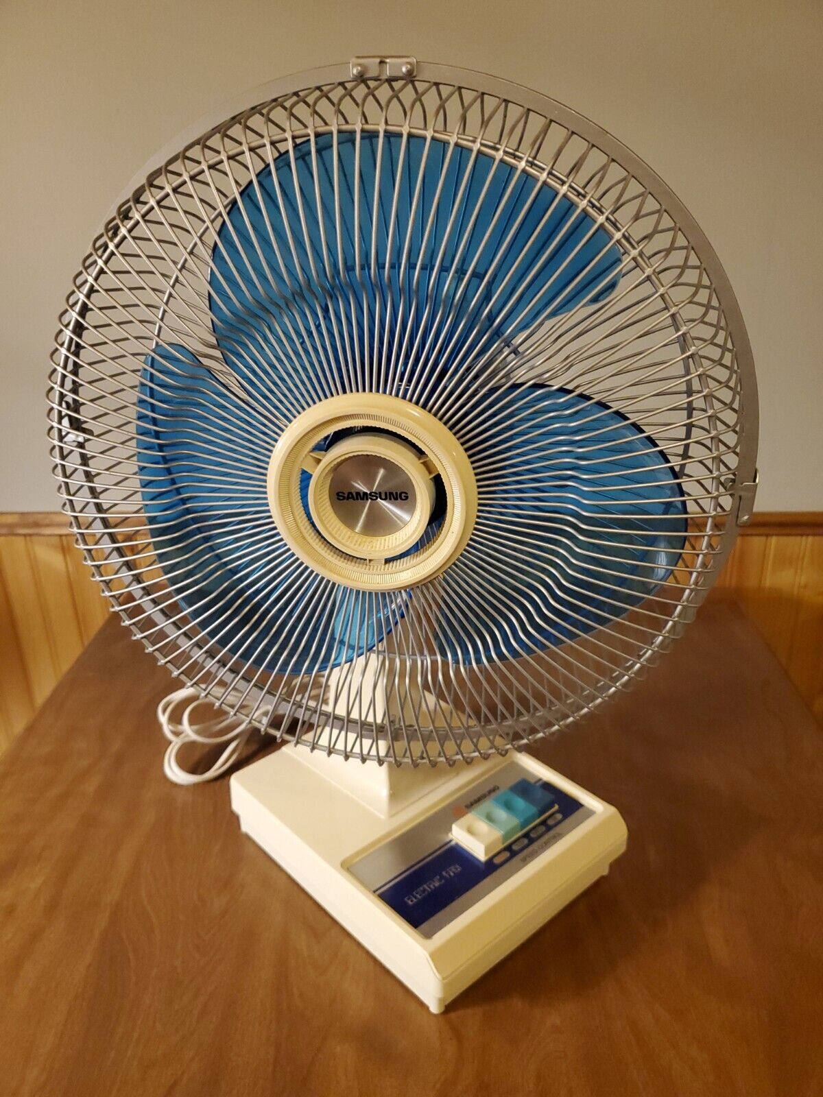  Vintage SAMSUNG Electric 3 Speed Tabletop Oscillating Fan SF-1200A BLUE Blades