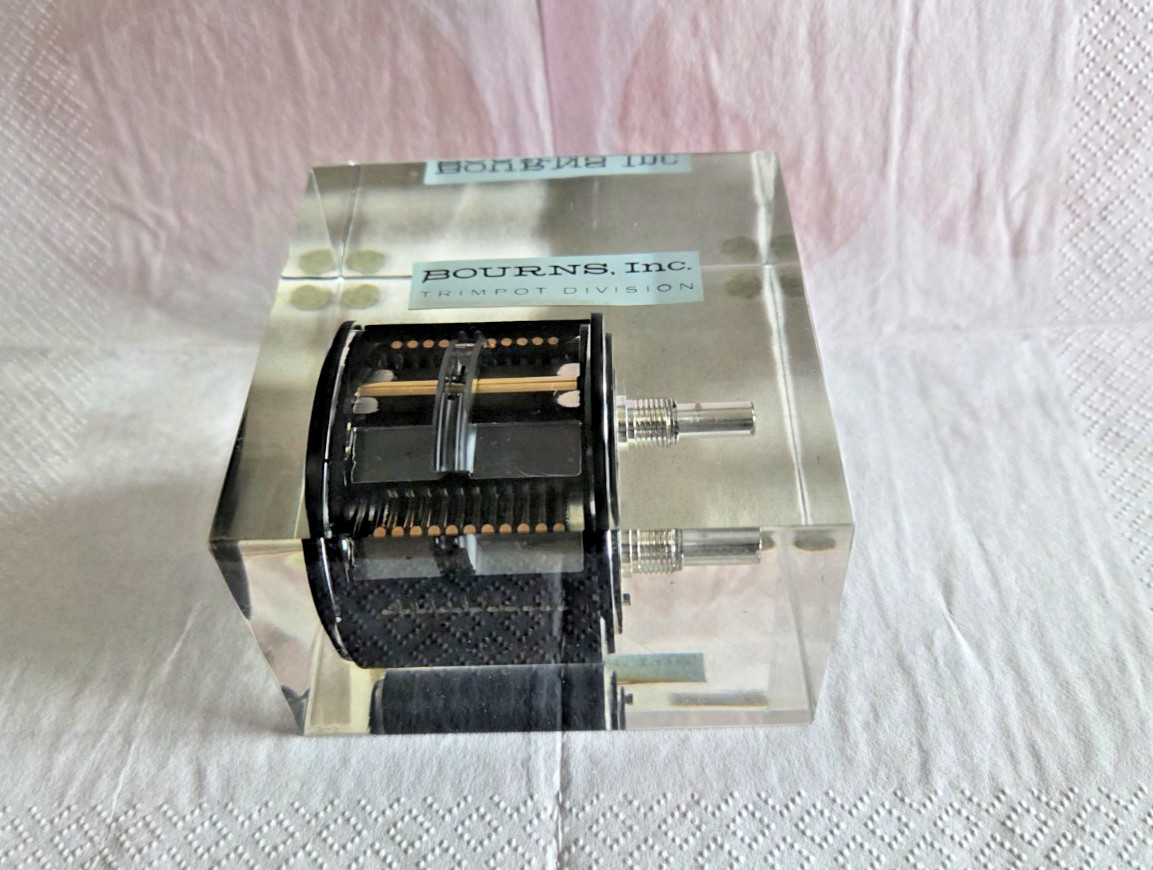 **Awesome**  BOURNS POTENTIOMETER Encased in Rectangular Lucite - Executive Gift