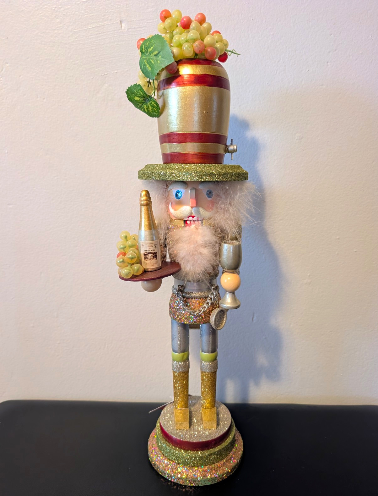 Hollywood Adler Nutcracker - White Wine Server Hollywood Adler Nutcracker - White Wine Server
