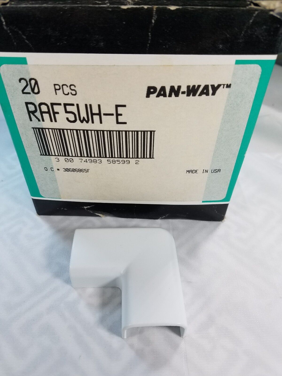 20 (Lot) Panduit RAF5WH-E PanwayType W/LD5 Low Voltage Right Angle Fitting 