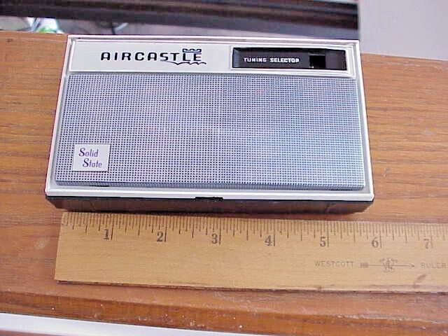 WORKING AIRCASTLE 10 SOLID STATE AM TRANSISTOR RADIO SP-10H & CASE