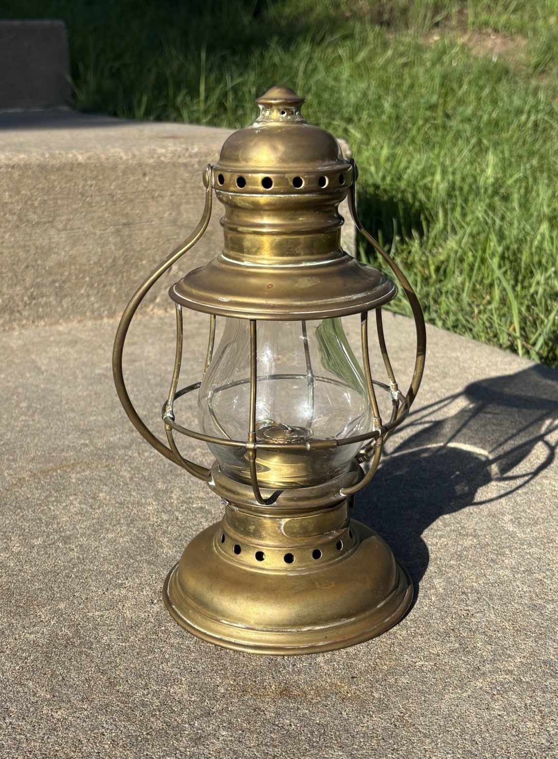 CT Ham No. 3 Brass Railroad Conductors Lantern Train Lamp CT Ham No. 3 Brass Railroad Conductors Lantern Train Lamp