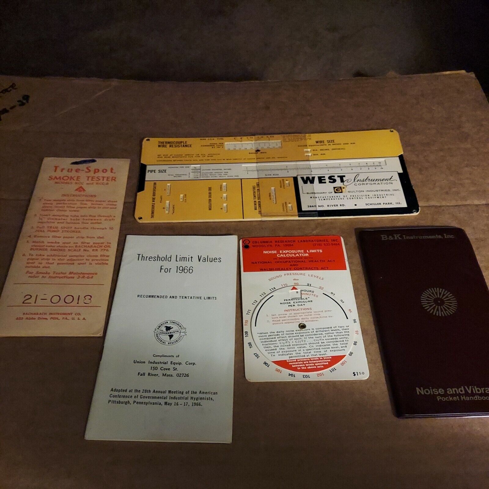 Vintage Lot/5 Slide Noise Thermocouple Calculators, Smoke Tester & 2 Handbooks 