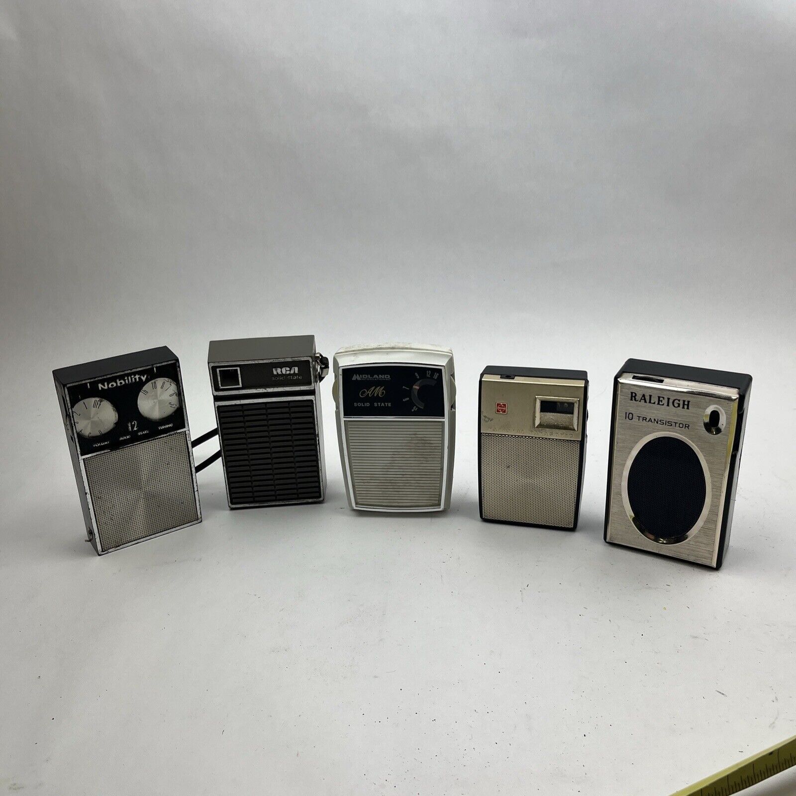 Vintage AM Pocket Transistor Radios Lot Of 5 Raleigh, Nobility, RCA, Midland