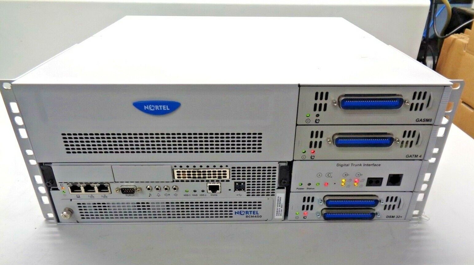 Nortel Networks BCM450-R1, NTC03100SYE5 4-Slot Mainframe + Cards + Digi Trunk
