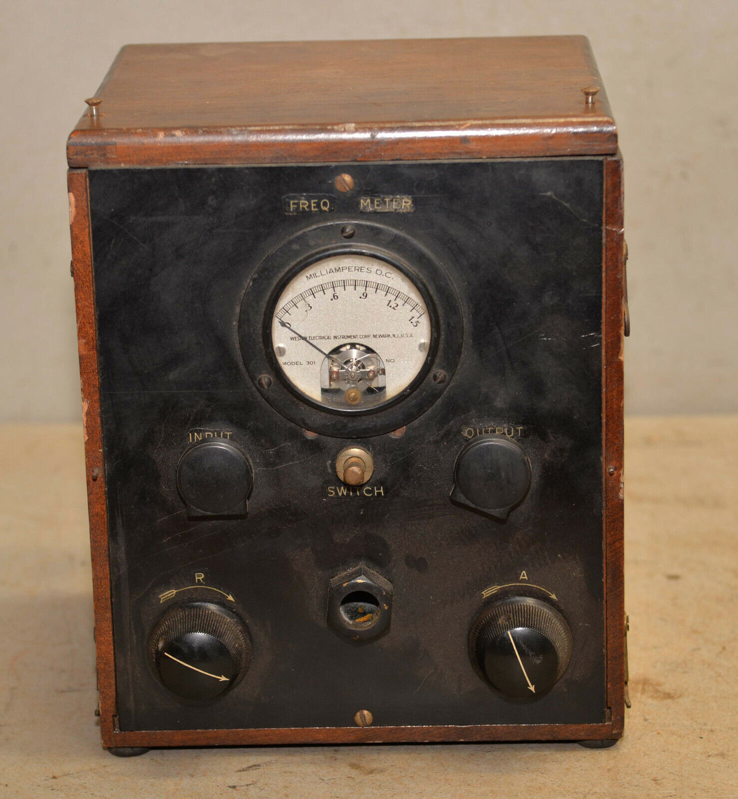 Antique frequency meter SX120 tube wood case collectible audio tool