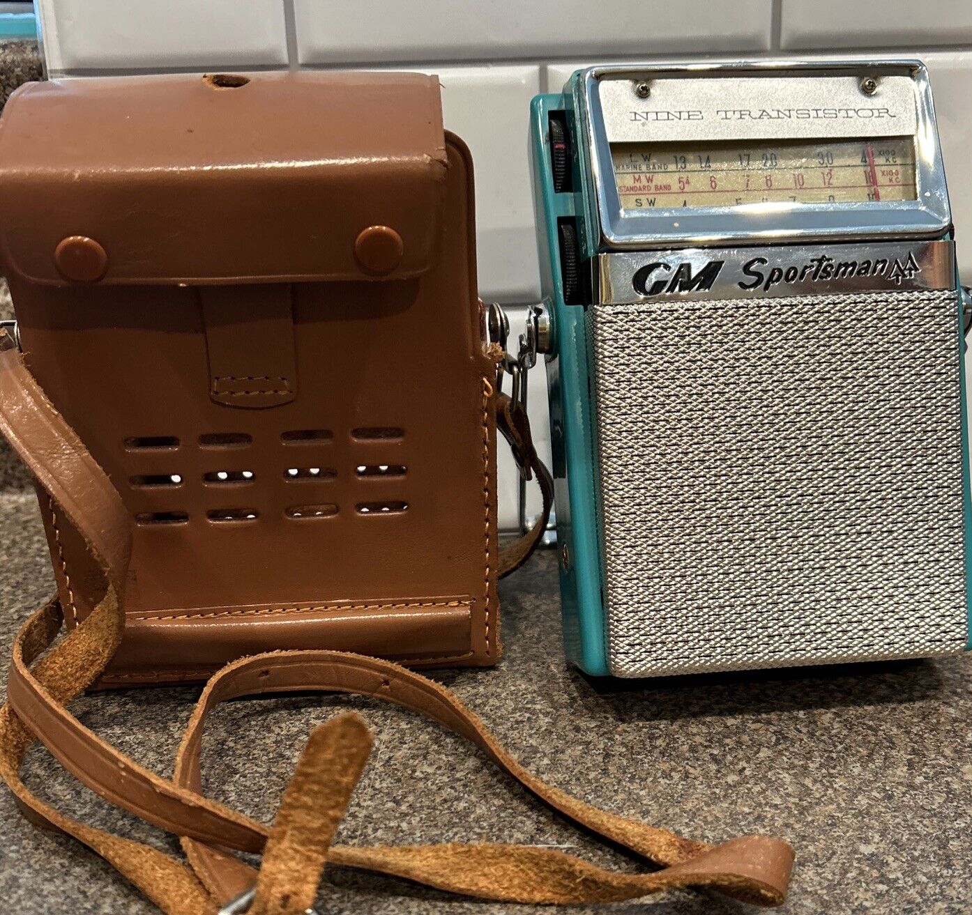 Vintage Realtone 9 Transistor Radio, Turquoise w/ Case