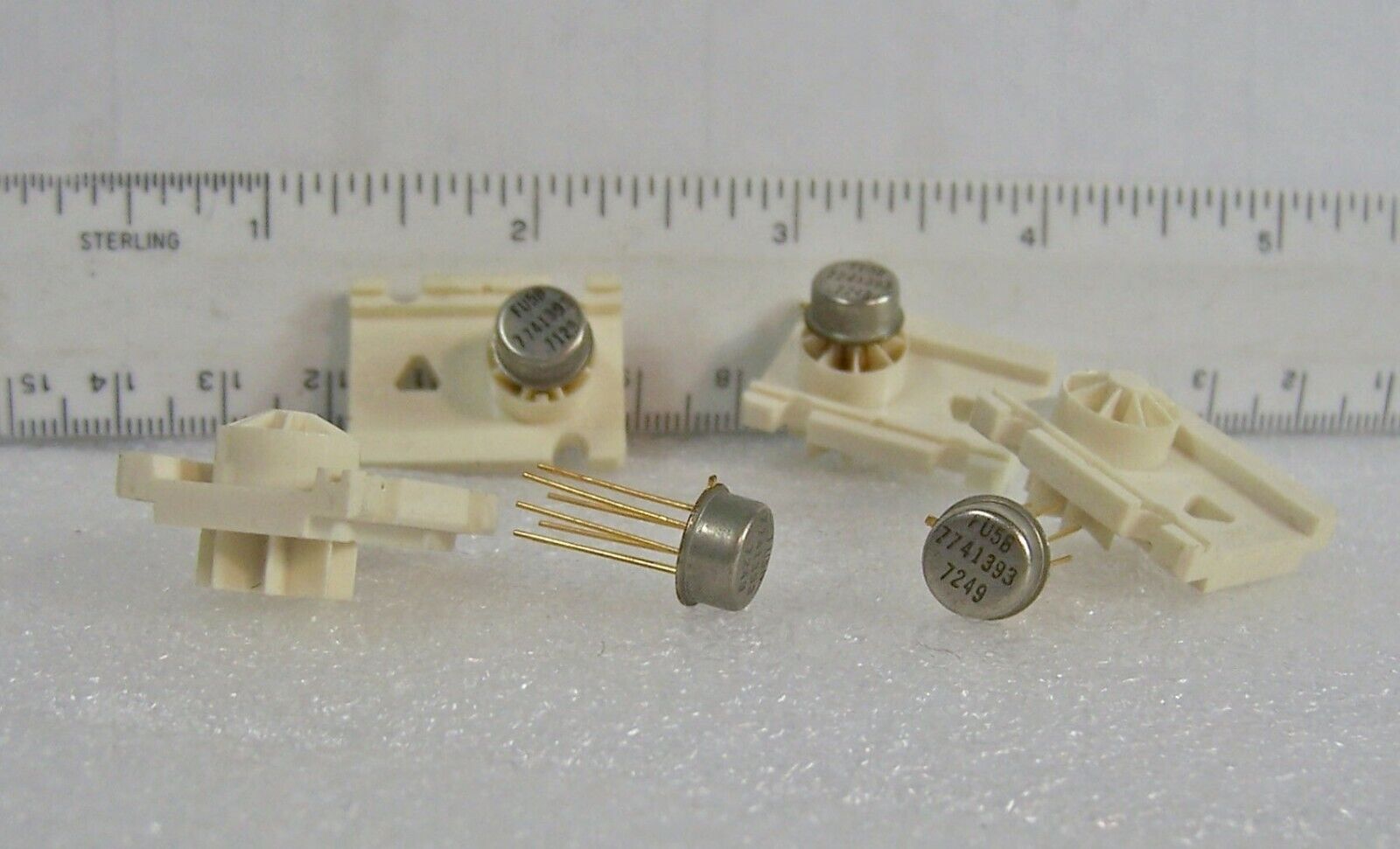 LOT OF 4 SIEMENS FU5B 7741393 OPERATIONAL AMPLIFIERS GOLD LEADS  (VINTAGE NOS)