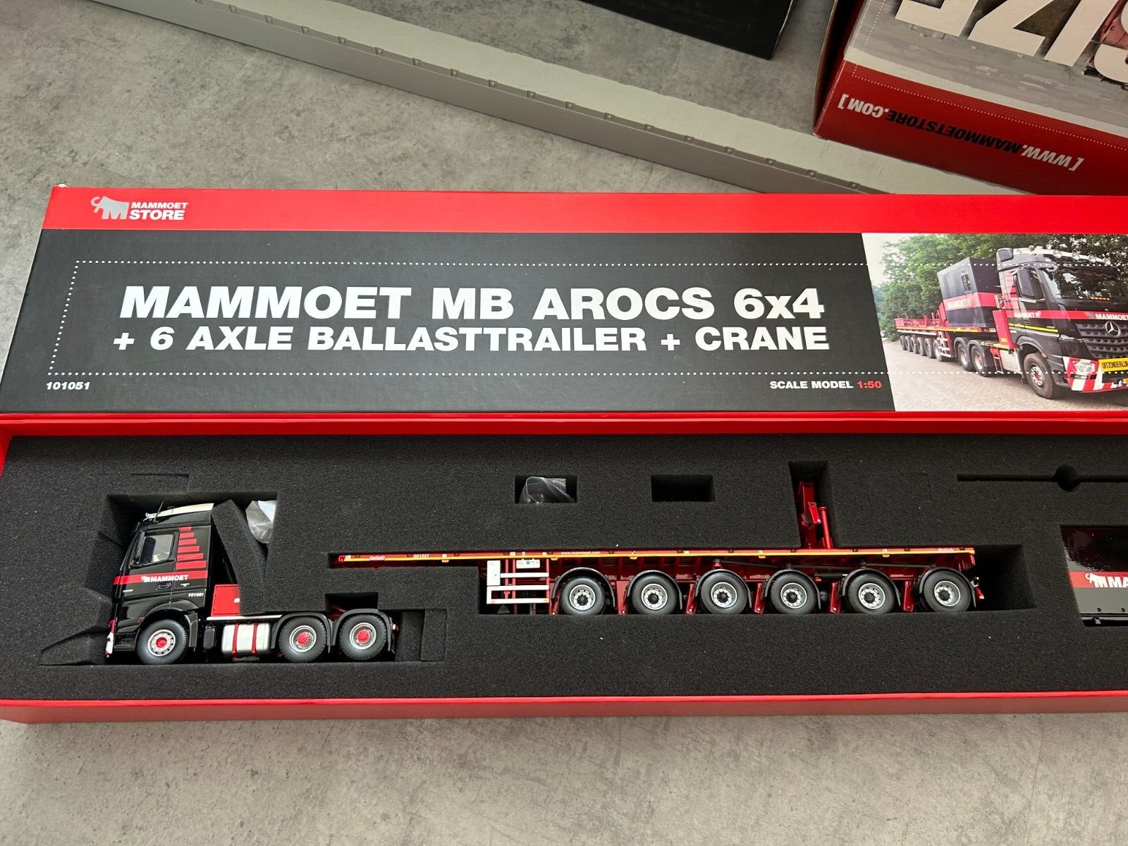 IMC 1:50 Mammoet Mercedes-Benz Arocs 6x4 + ballast trailer 6 axle + crane