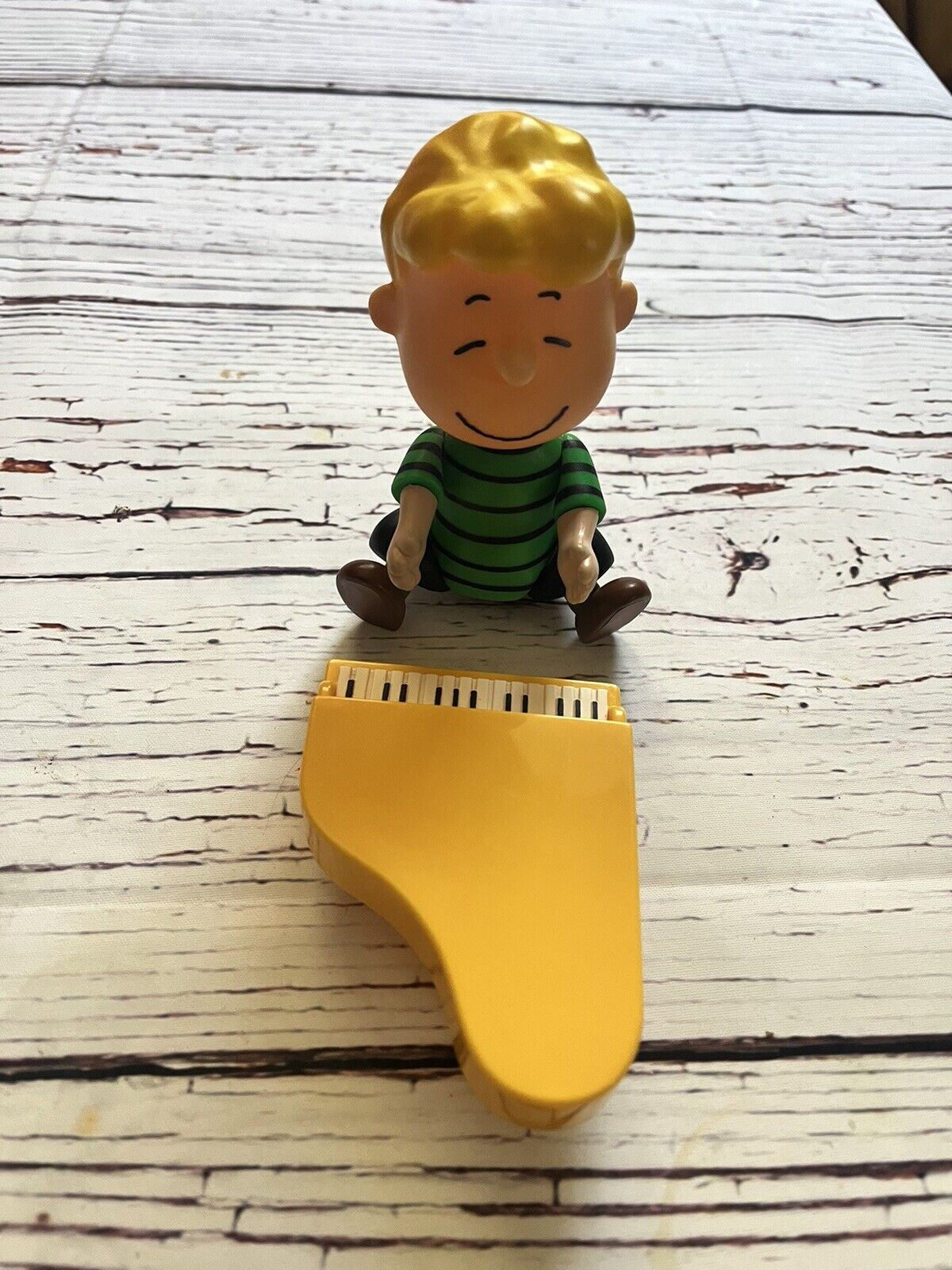 Schroeder With Piano Toy Figure Peanuts Memory Lane 2002