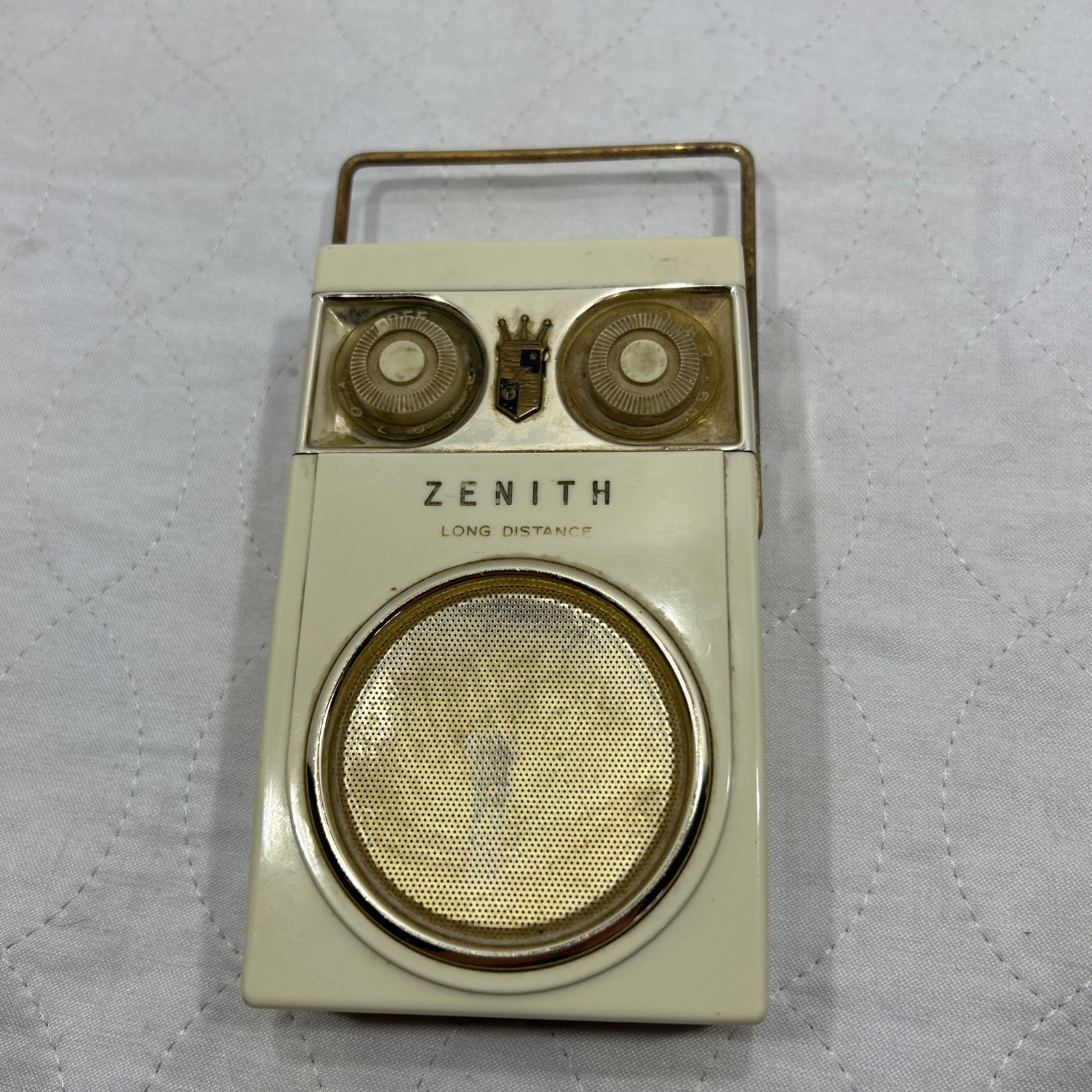 Zenith Royal 500 Transistor Radio. Parts Only. Ships Safely. Zenith Royal 500 Transistor Radio. Parts Only. Ships Safely.