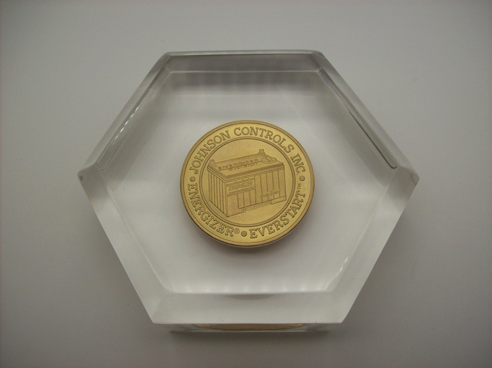 Vintage JOHNSON CONTROLS Paperweight Award Popular Science Magazine, x Vintage JOHNSON CONTROLS Paperweight Award Popular Science Magazine, x
