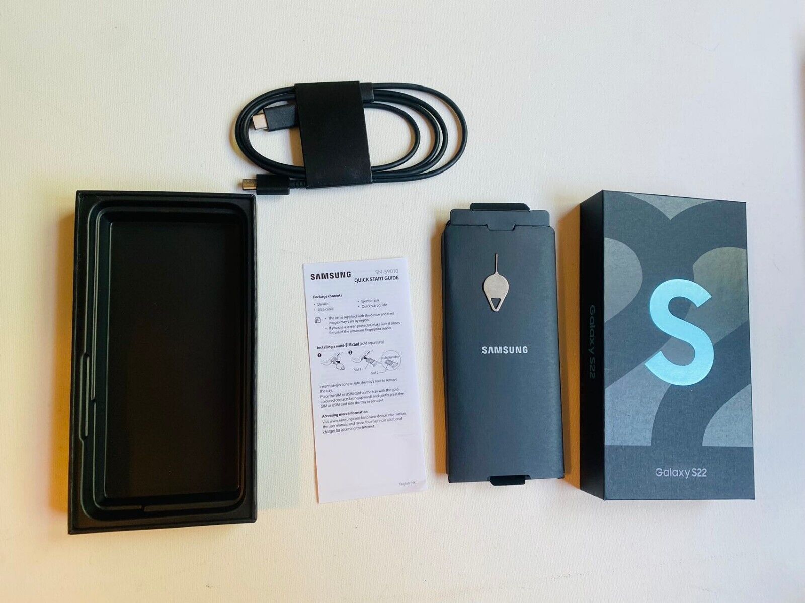 Samsung  Galaxy S22 box and all accessories