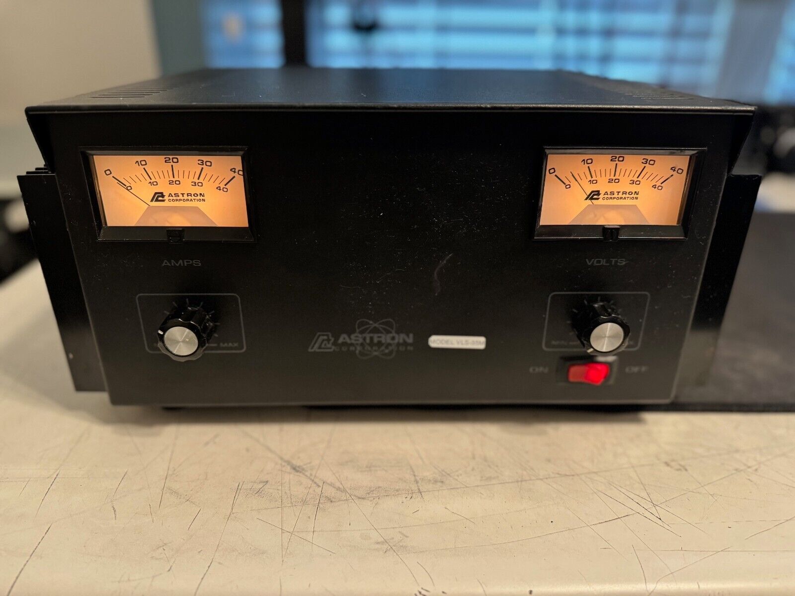 Astron VLS-35M 28VDC 35 Amp Variable Linear Power Supply