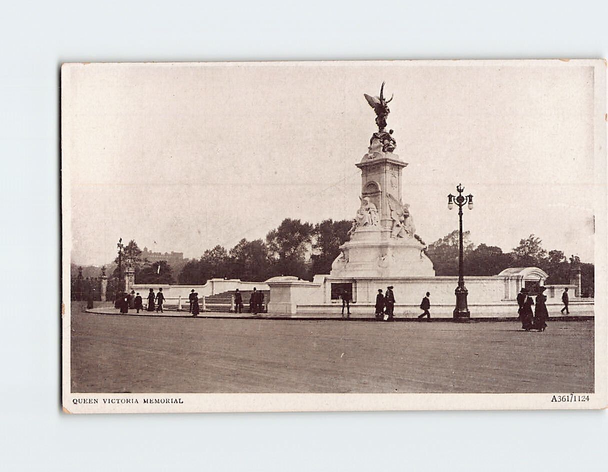 Postcard Queen Victoria Memorial London England