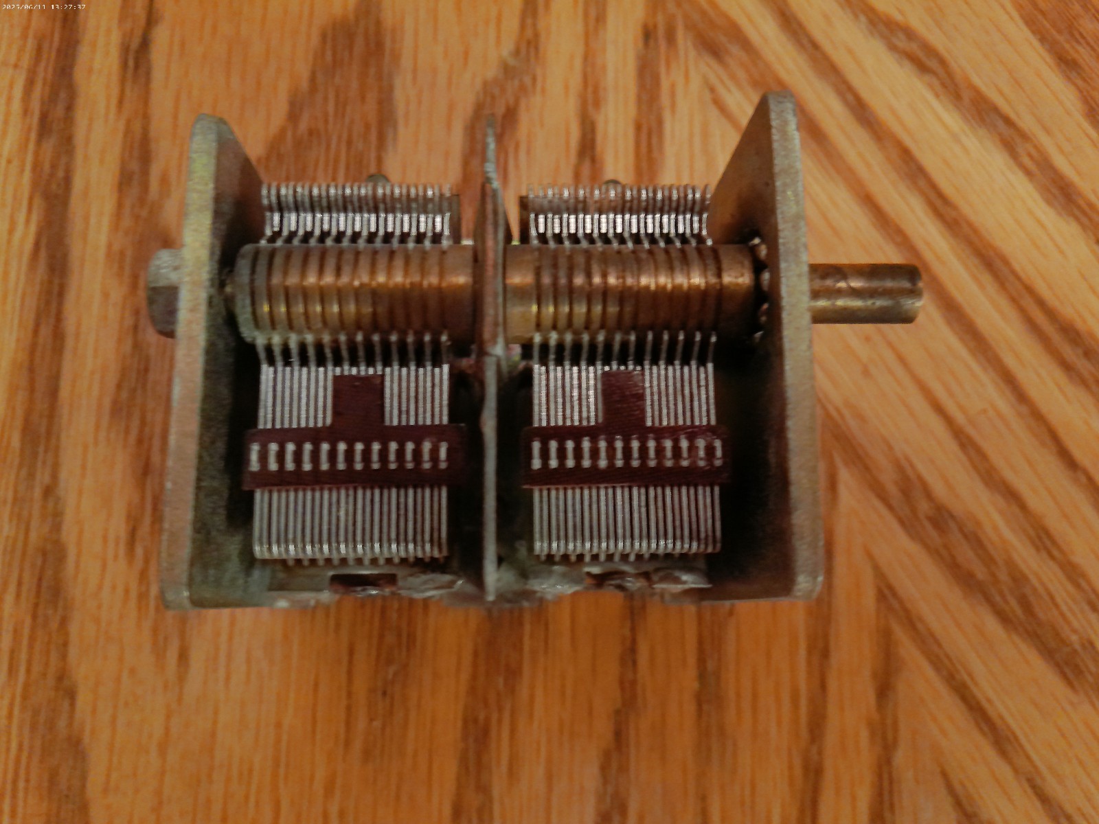Dual Section 365/365pf Variable Capacitor