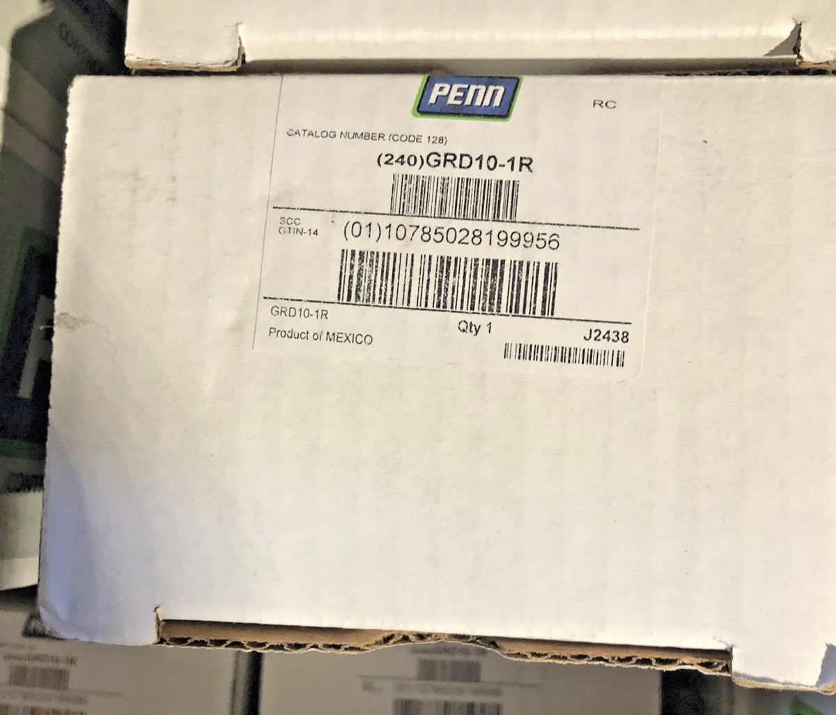 Johnson Controls GRD10-1R Universal Thermostat Guard.  NEW IN BOX