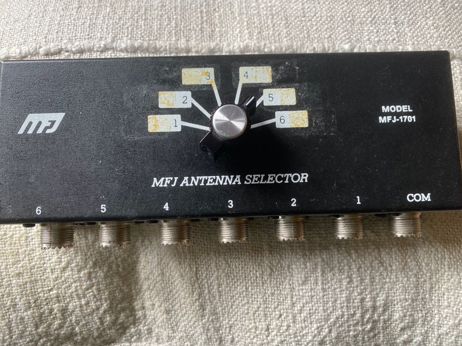 MFJ 6-Circuit Antenna Switch MFJ-1701 MFJ 6-Circuit Antenna Switch MFJ-1701