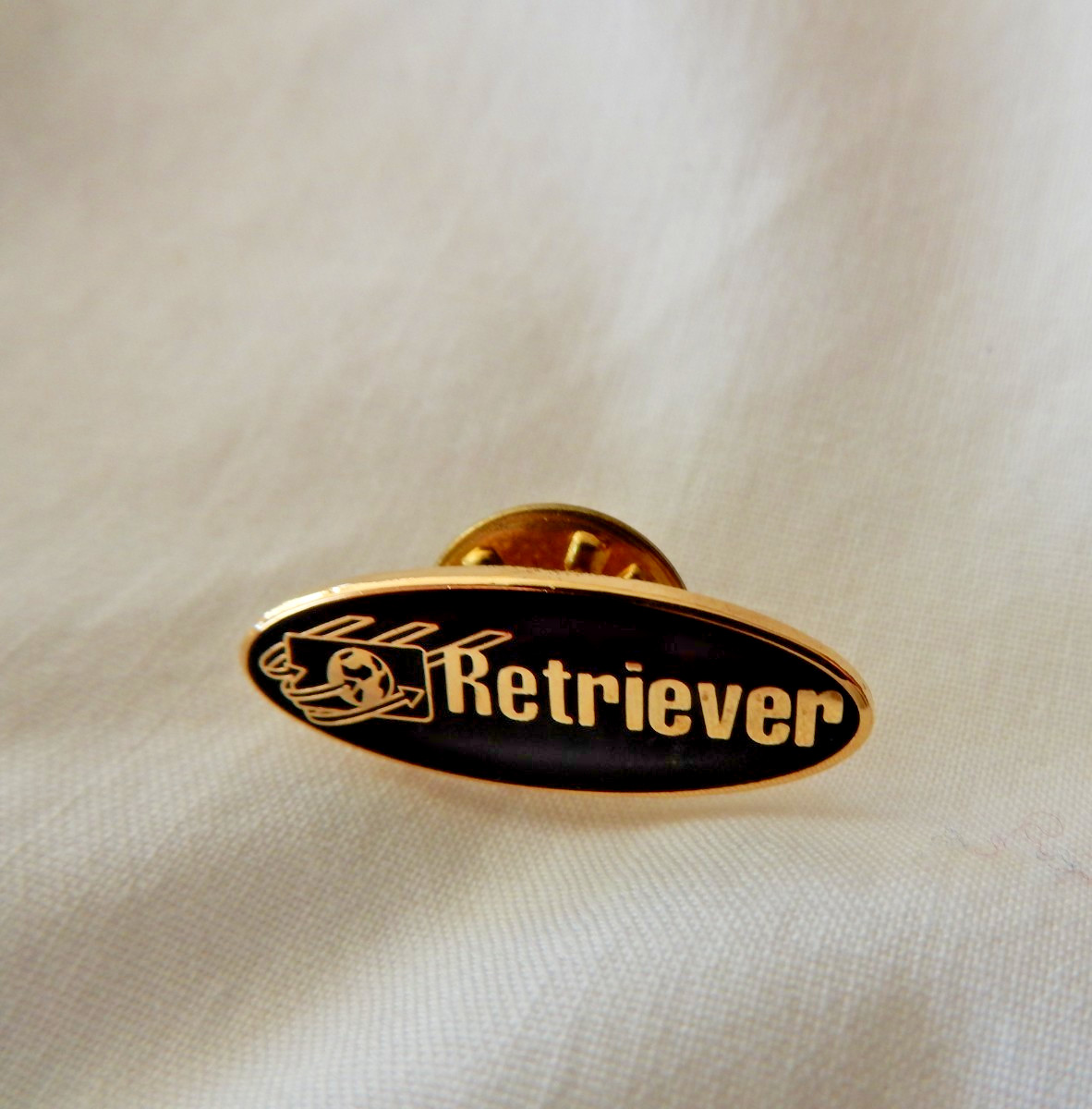 Retriever Credit Card Processor Promotional Lapel Pins-21 total-New, Never Worn Retriever Credit Card Processor Promotional Lapel Pins-21 total-New, Never Worn